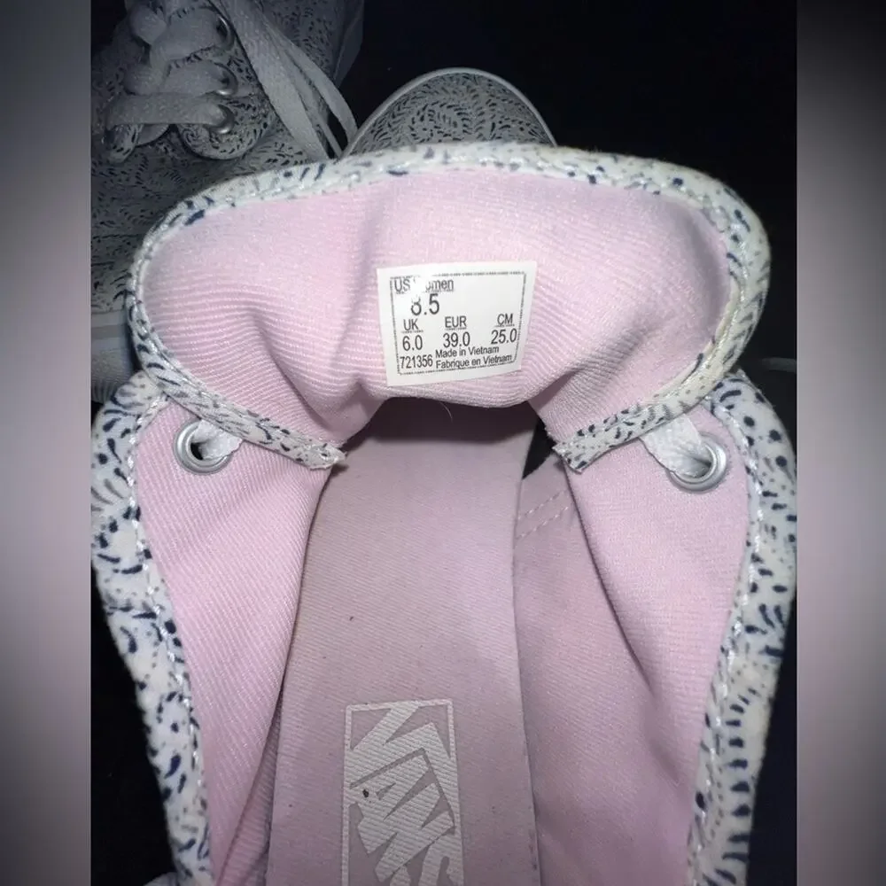 UEC VANS NAVY GREY WHITE & PINK PAISLEY PRINT LACE UP SNEAKERS SZ 8.5